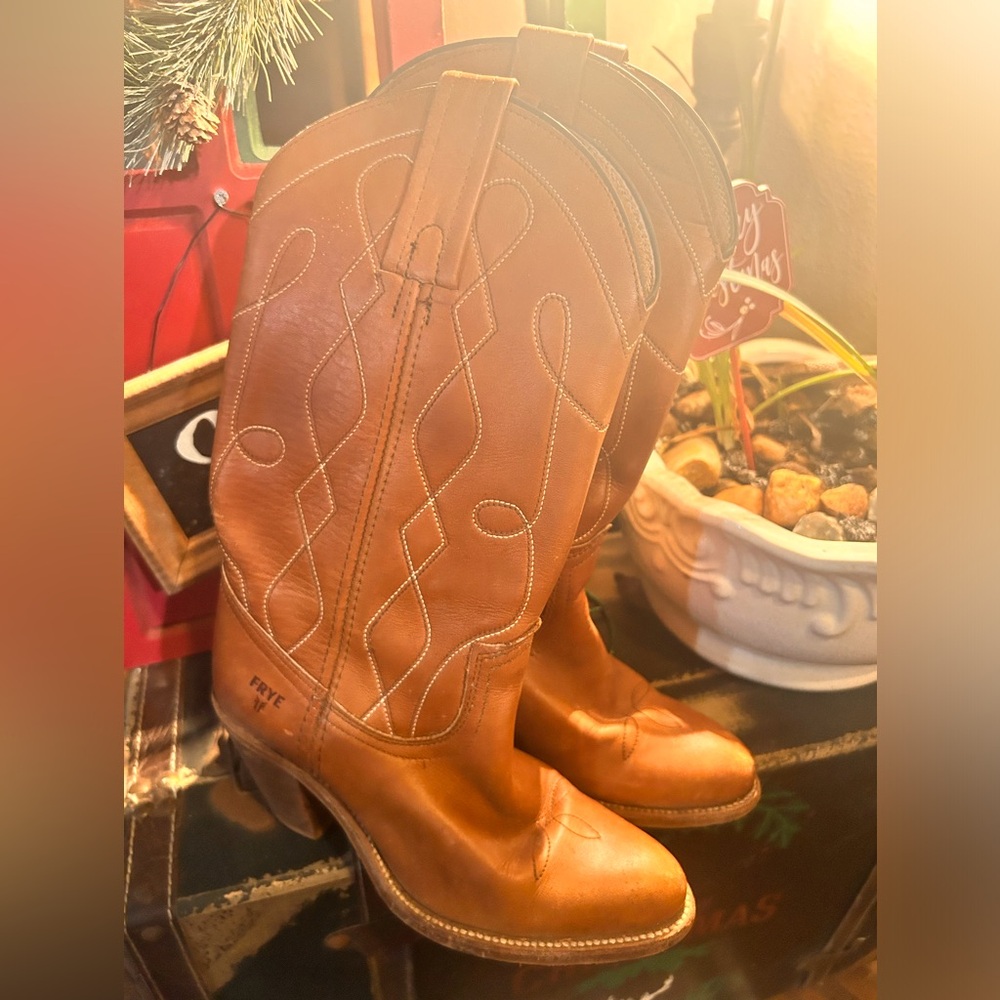 Vintage Frye Cowboy Boots circa 1970’s size 5B